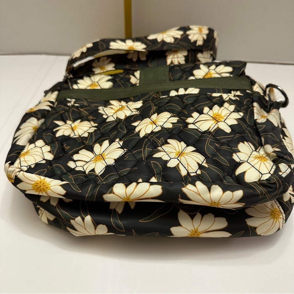 Lug Quilted Crossbody Purse - Autumn Daisies | Buckle Closure, Floral Print - Picture 8 of 8